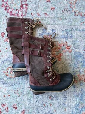 Sorel Brown and Black Lace-Up Waterproof Boots